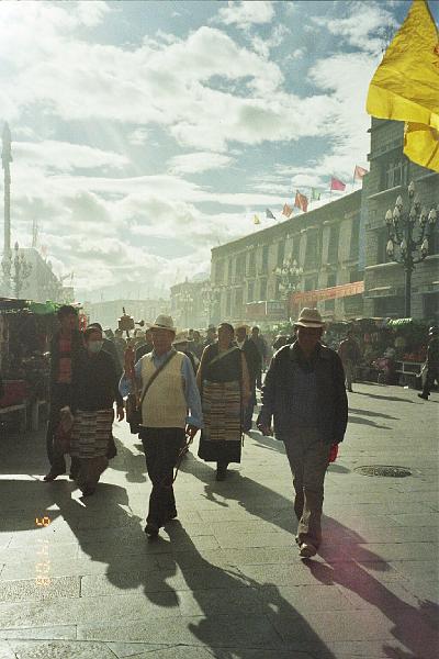 Lhasa-Circumambulation at Jokhang Temple.jpg